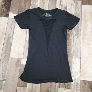 Cut out distressed tee